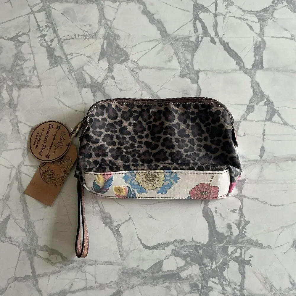 catchfly studio essentials pouch (nwt)